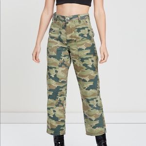 FREE PEOPLE REMY CAMO CARGO PANTS